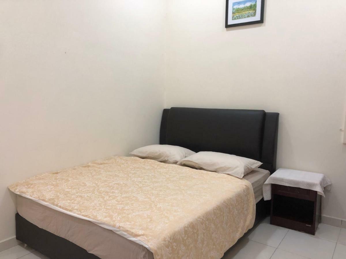 קמפונג קואלה בסוט Magnolia 1 Homestay מראה חיצוני תמונה
